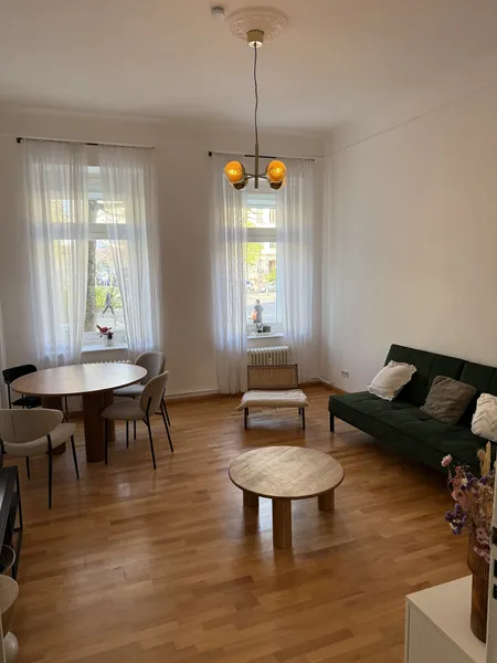 Schöne 2-Zimmer-EG-Wohnung mit Einbauküche in Berlin — photo 1